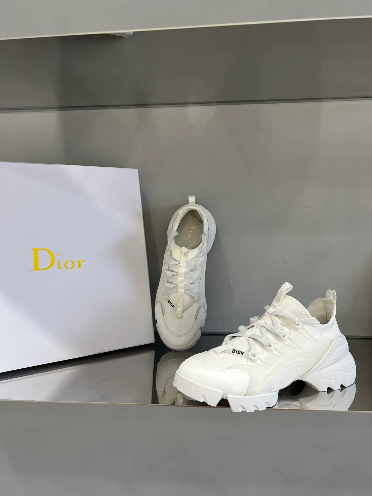 👟👟Ex-factory price 460👟👟 Dior dad shoes 🤓Super flattering footwear! High-density original jacquard ➕T👟👟Ex-factory price U original outsole! Sisters with wide feet must not have any misunderstandings about him! Even chubby feet like mine look slender when wearing them! Size: 35～40 (40 is custom-made and non-returnable) All sizes and colors are available in stock